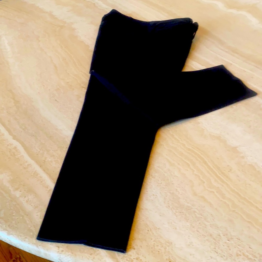 7Avenue. Black   95% cotton 5% spandex size 4  skinny